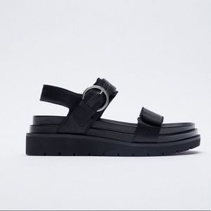 Low heel platform sandal